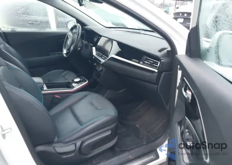 2022 Kia Niro Ev Ex Premium z USA, uszkodzony, nr VIN KNDCE3LG8N5144463